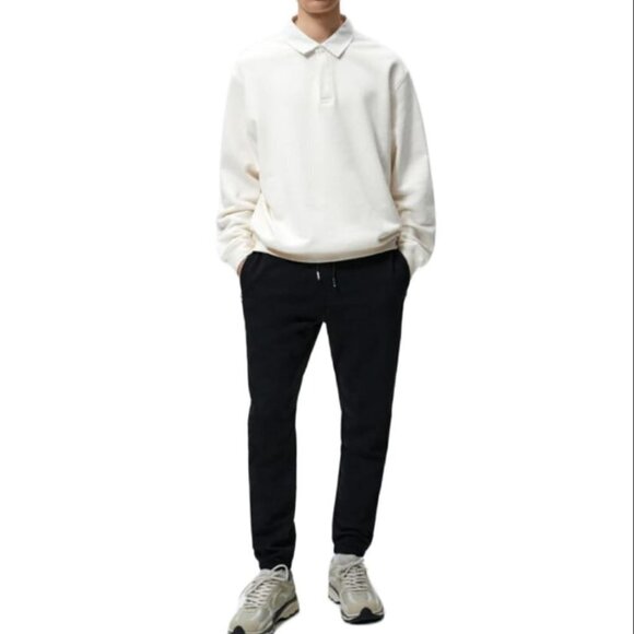 - ZARA JOGGERS WITH ZIPS BLACK2088/418 SIZE XL.